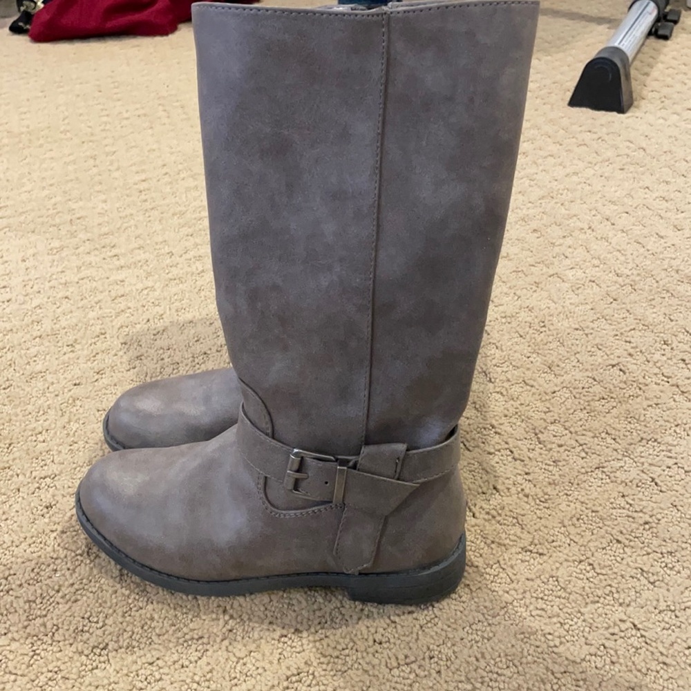 Girls tall gray boots, size 1